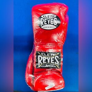 Cleto Reyes Authentic Boxing gloves 16oz lace